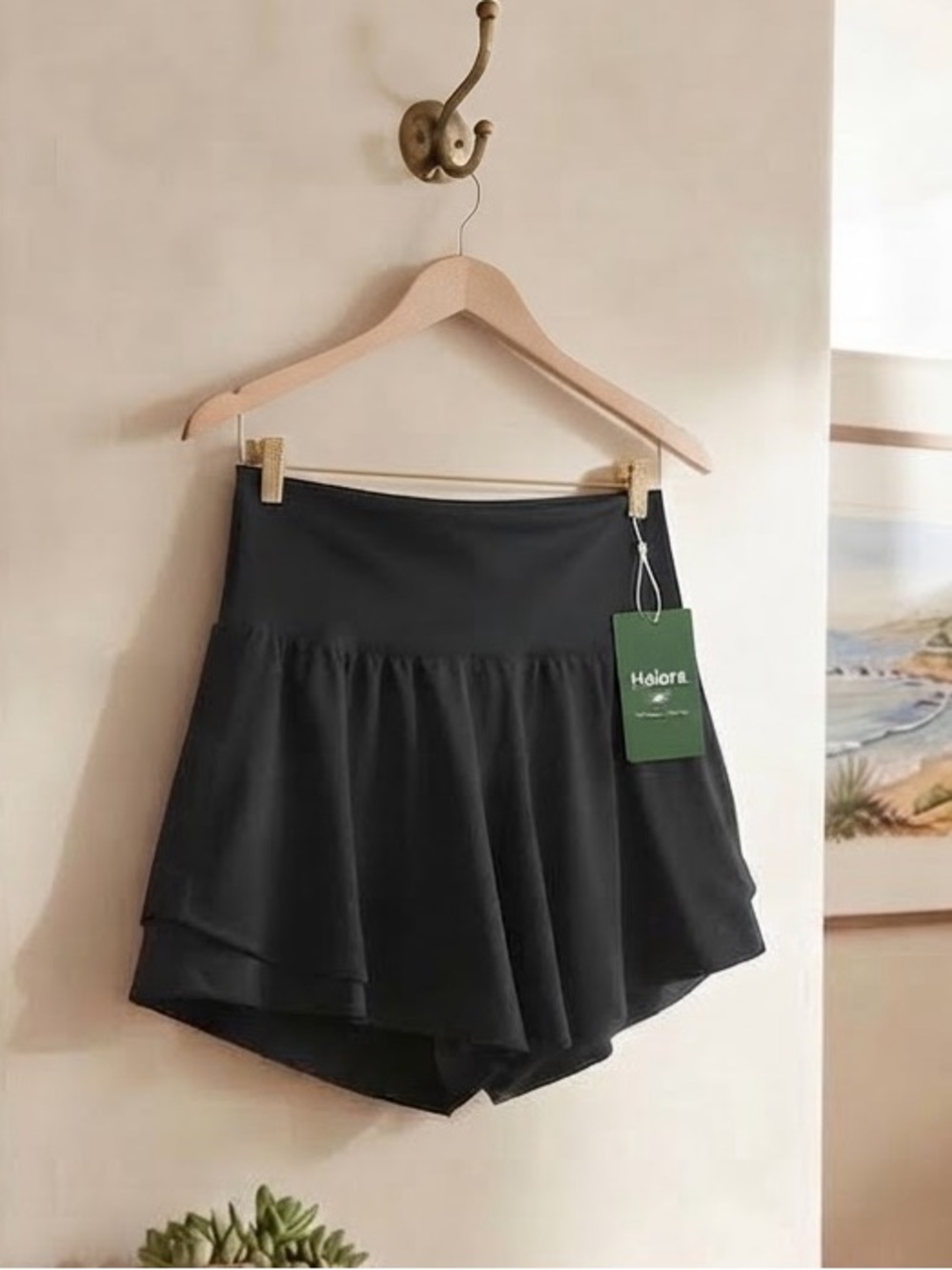 NWT HALARA SoftlyZero Airy Super High Waisted
Shorts 5” 2-in-1 MEDIUM 8/10